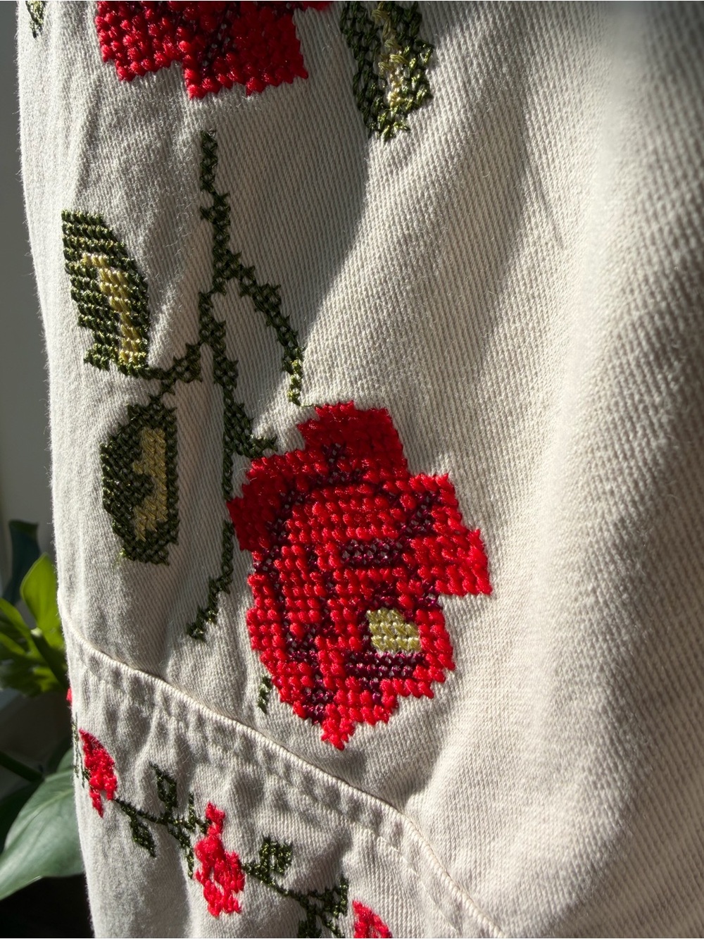 Free People  Rosalia Barrel Pants Untagged Embroidery 🧵 Flowers 🌹 - Picture 3 of 5